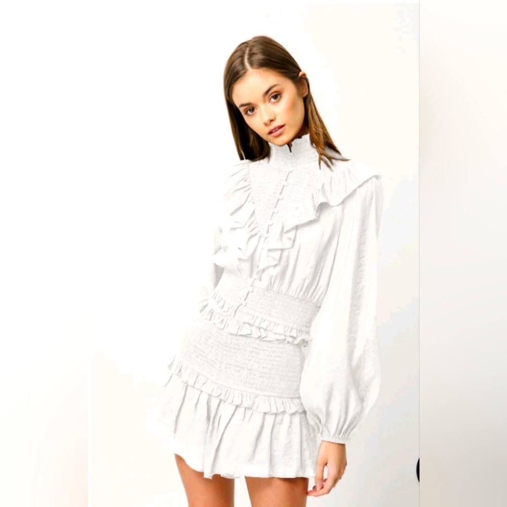 ELLIATT Hama SET White Shorts and Blouse